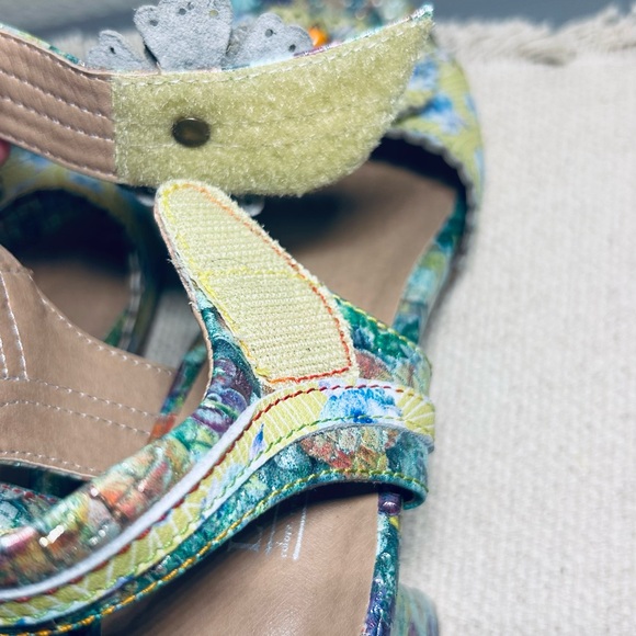L'Artiste by Spring Step Vogeush Floral Heeled Sandal - Picture 6 of 13